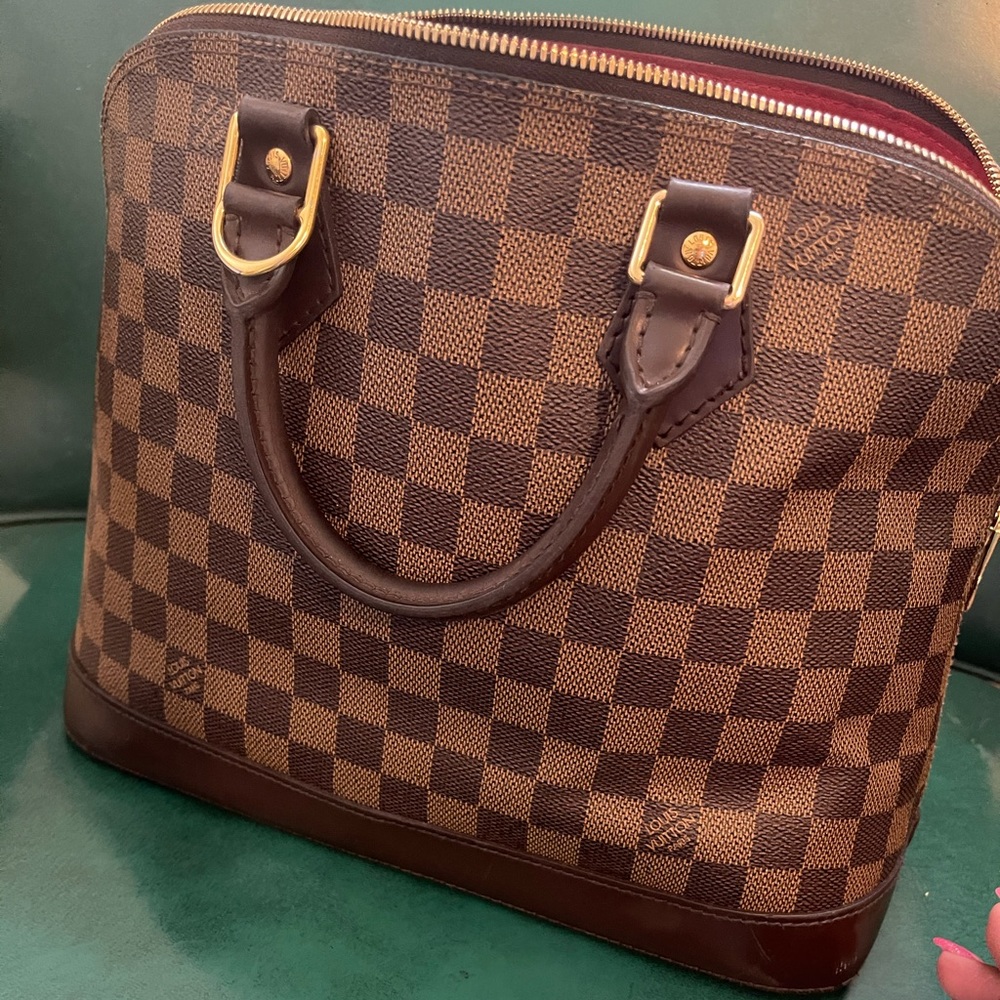 Authentic Louis Vuitton purse
